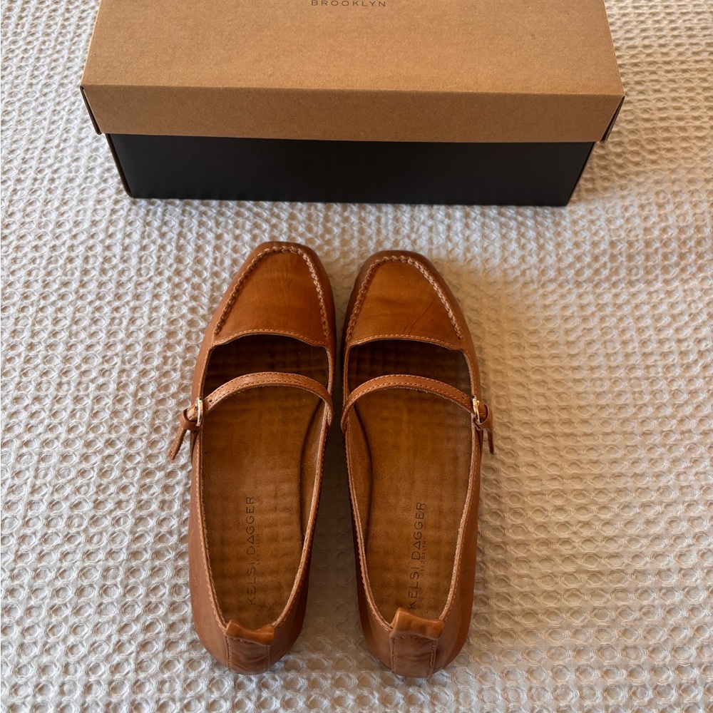 Kelsi Dagger Ferry Ballet Shoes - Picture 2 of 10